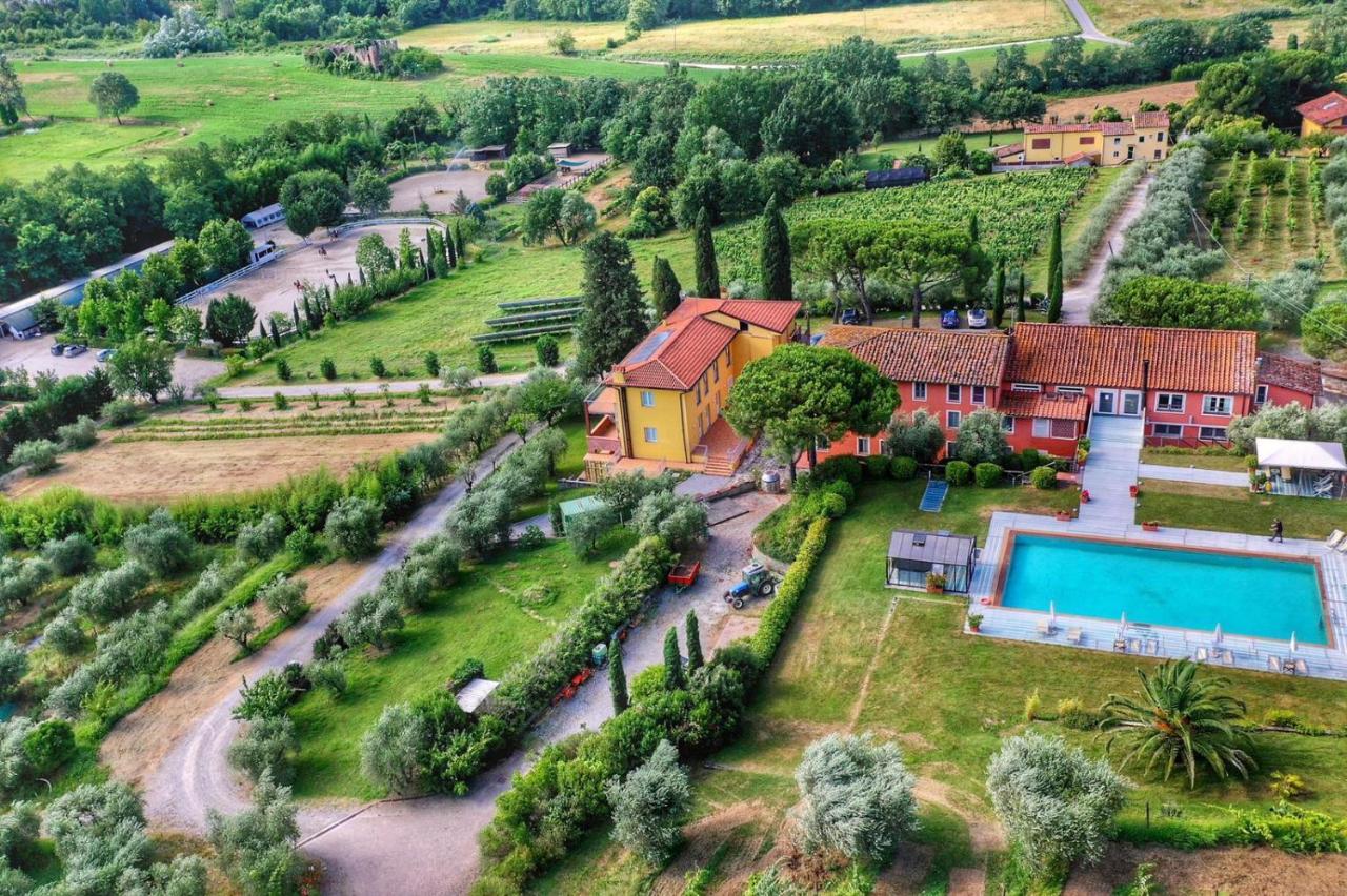 Agriturismo Corte Benedetto Montecarlo Exterior photo