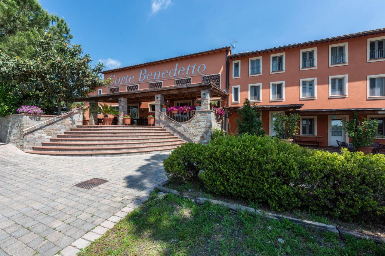Agriturismo Corte Benedetto Montecarlo Exterior photo